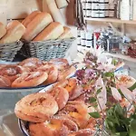 Eikhaugen Gjestegard * Husa