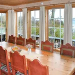 Eikhaugen Gjestegard * Husa