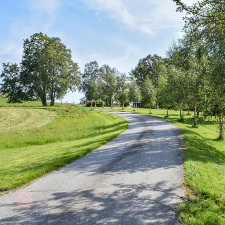 Eikhaugen Gjestegard Holiday home *