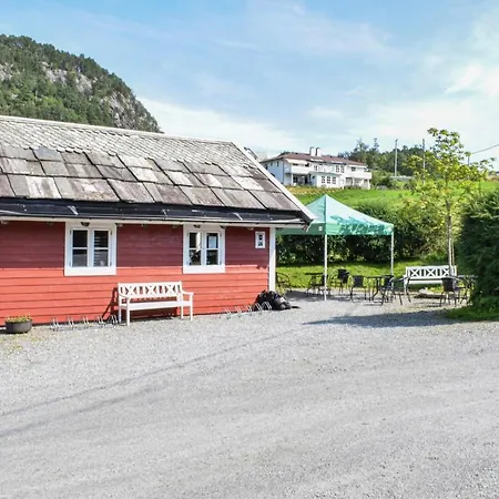 Eikhaugen Gjestegard Holiday home