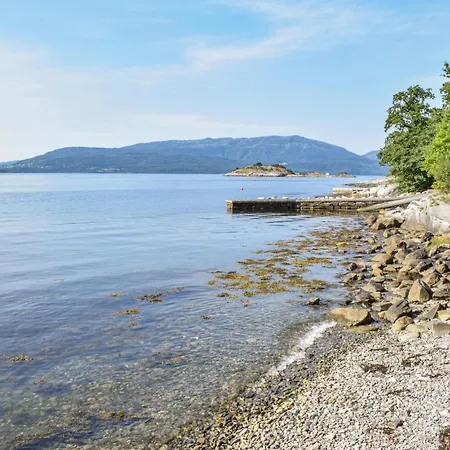 Eikhaugen Gjestegard * Vinnes (Fusa)