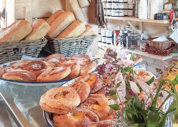 Eikhaugen Gjestegard * Husa