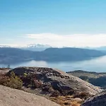 Eikhaugen Gjestegard Husa