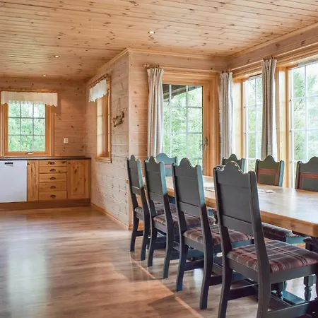 Eikhaugen Gjestegard Сasa de vacaciones *